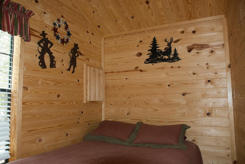 Medina Lake Camping Resort Cabin 3 Lakehills Esterno foto
