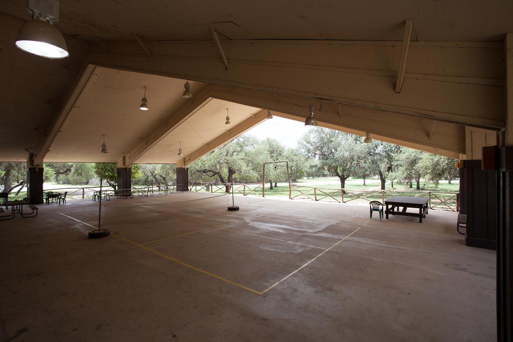 Medina Lake Camping Resort Cabin 3 Lakehills Esterno foto